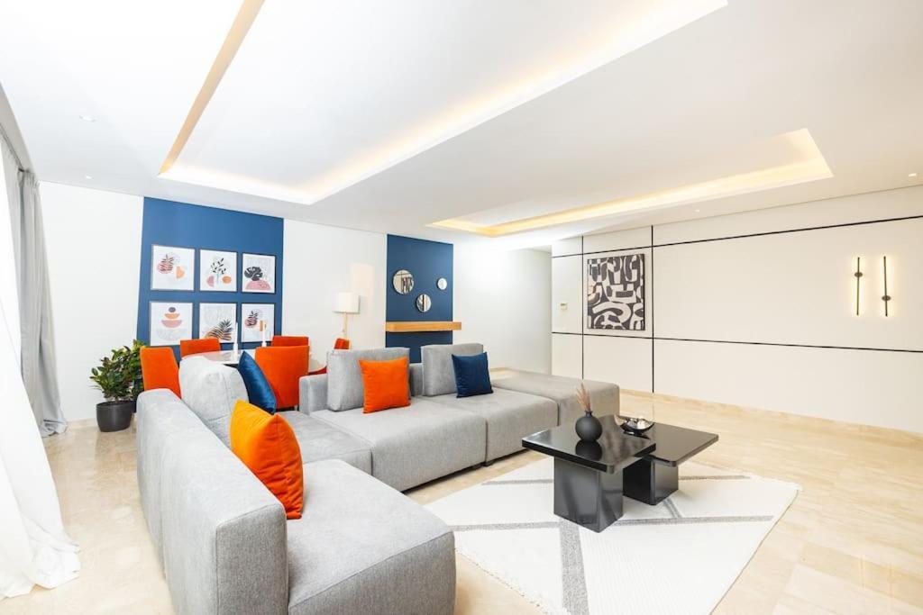 Апартаменты Modern 2Br Retreat In Marina Sale Luxury Living Hajja Экстерьер фото
